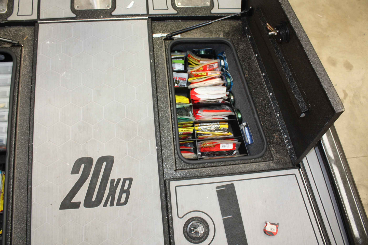 NPDAVD0002 AVID 2022 20XB STARBOARD STORAGE COMPARTMENT