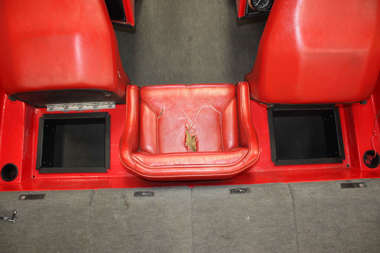 NPDBUL0002 1999 BULLET 21XDC UNDERSEAT STORAGE TRAYS
