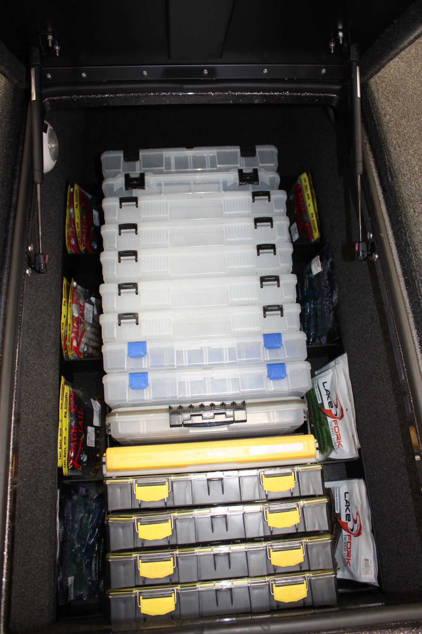 NPDBUL0003 2019 BULLET 21XRS / 2019 21 SST FRONT DECK CENTER COMPARTMENT