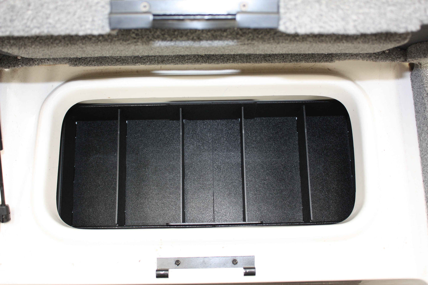 NPDSK0031 Skeeter® TZX190 / 2018 ZX 190 COOLER COMPARTMENT