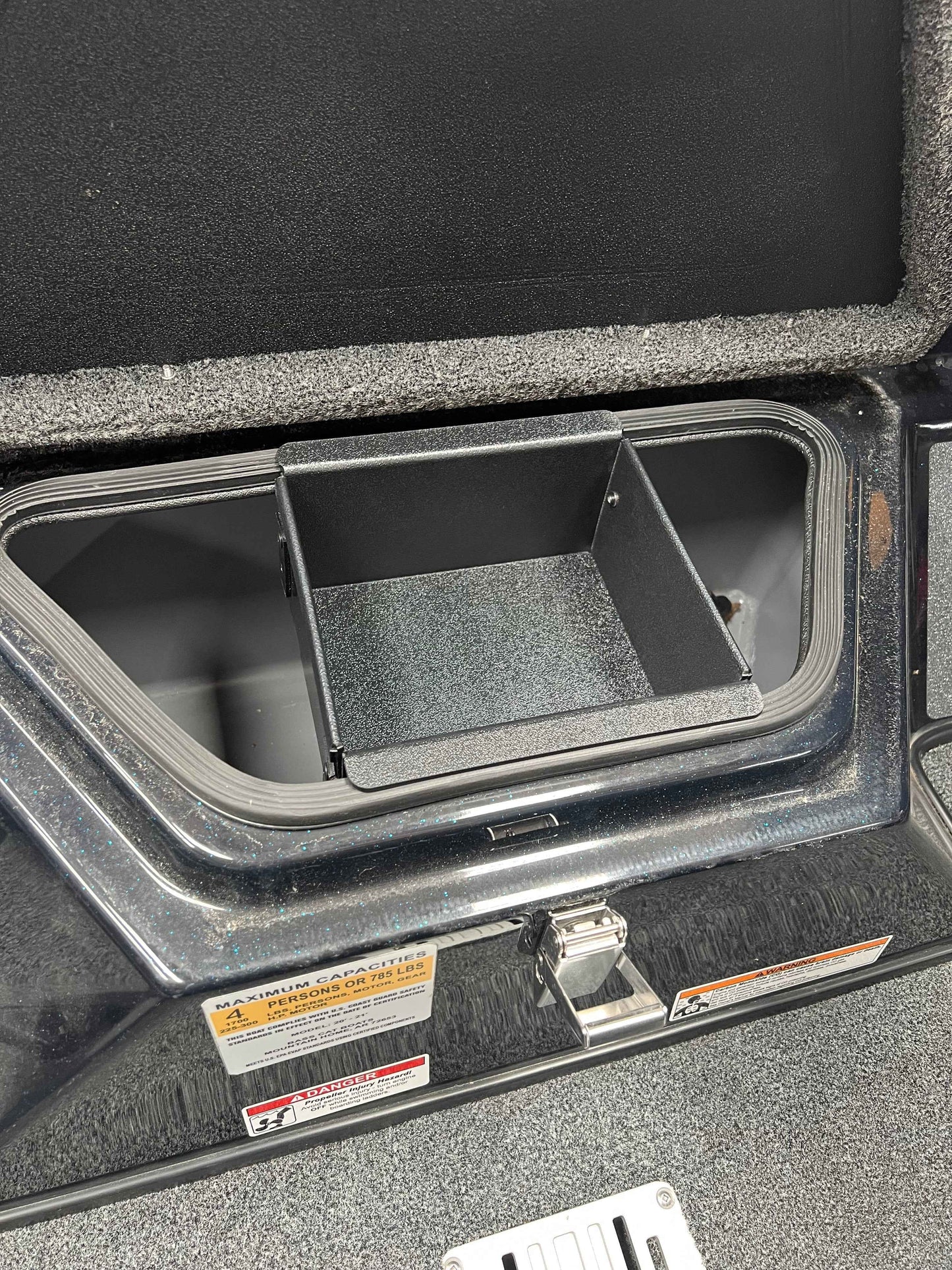 NPDBC0018 2025 BASS CAT CARACAL STS COOLER TRAY