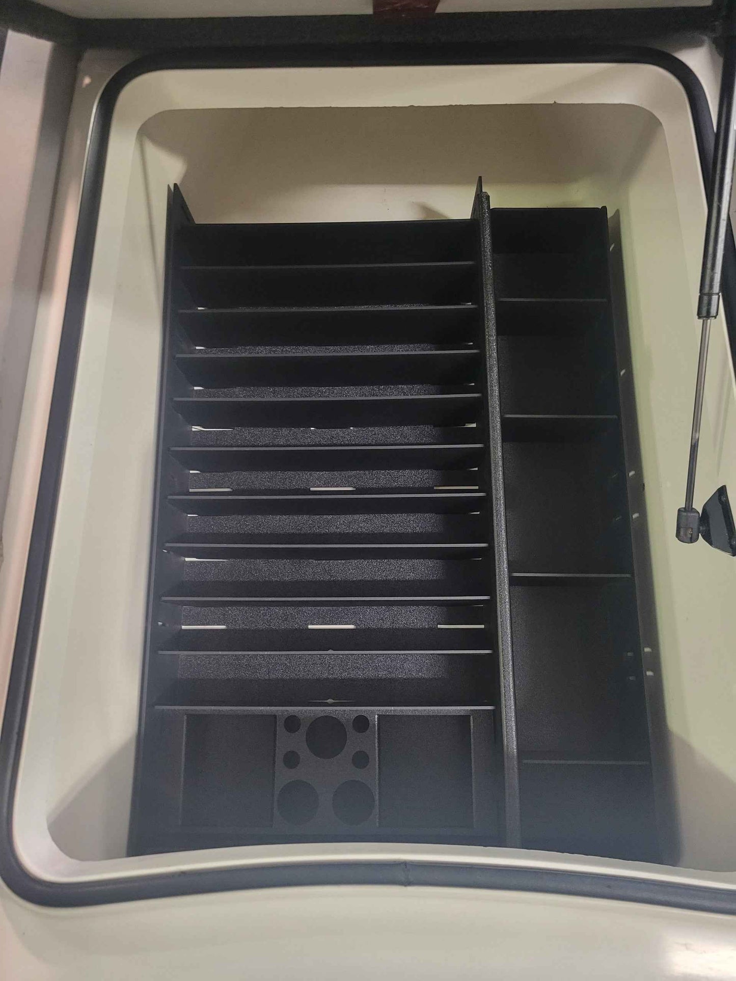 NPDRANG0033 Ranger® 2005-2006 Z20 CENTER COMPARTMENT KIT