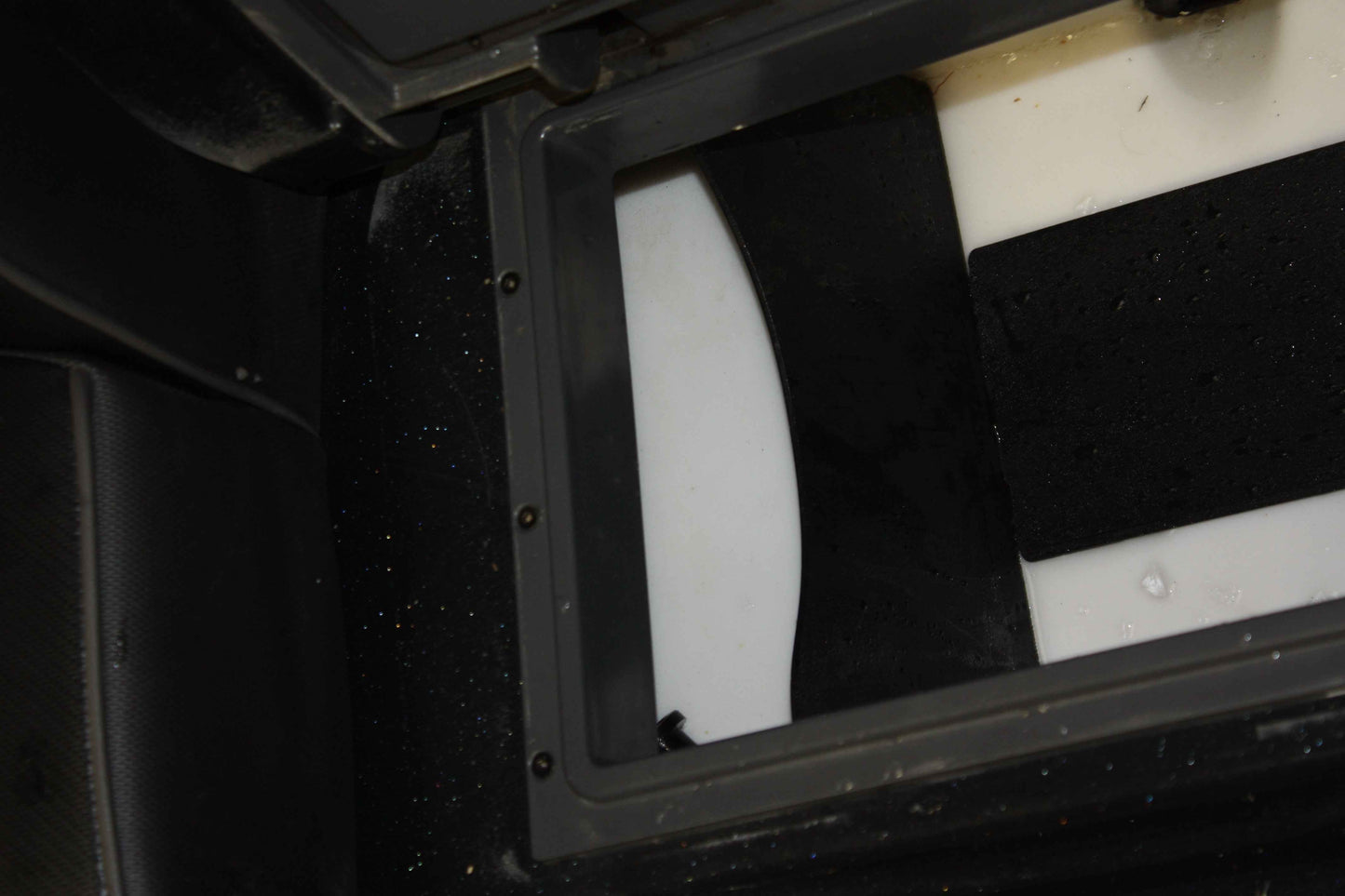 NPDSK0052 Skeeter® 2018-2023 ZX/ZXR/FXR COOLER DIVIDER