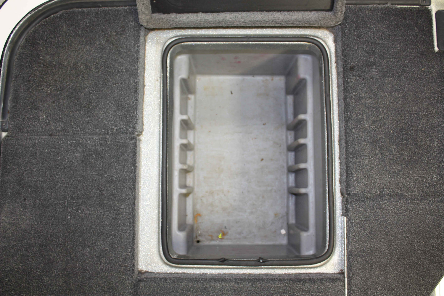 NPDTR0003 2012 TRITON 20XS REAR COMPARTMENT