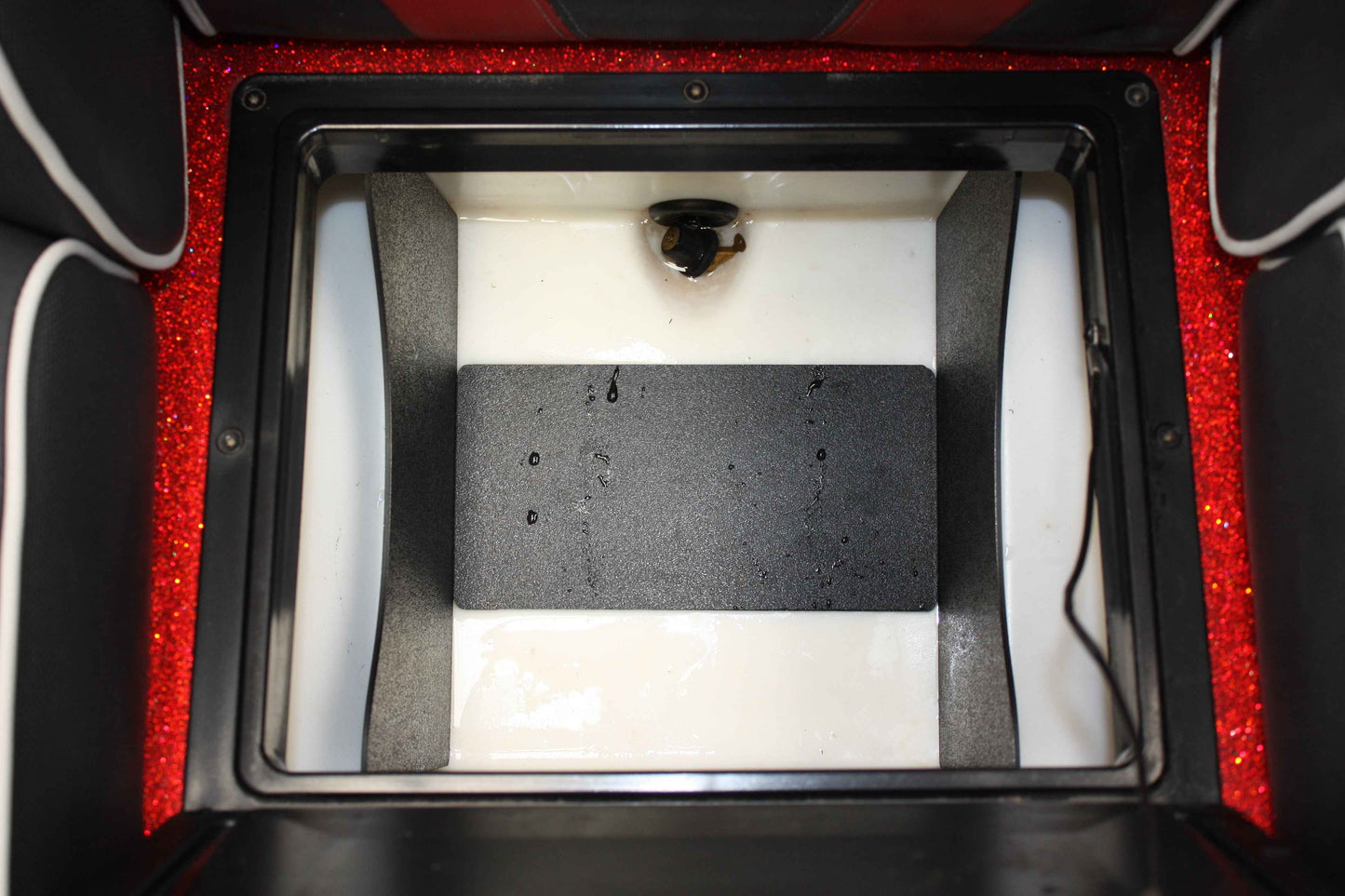 NPDSK0063 Skeeter® 2024-C FXR20/21  ZXR20/21 COOLER DIVIDER