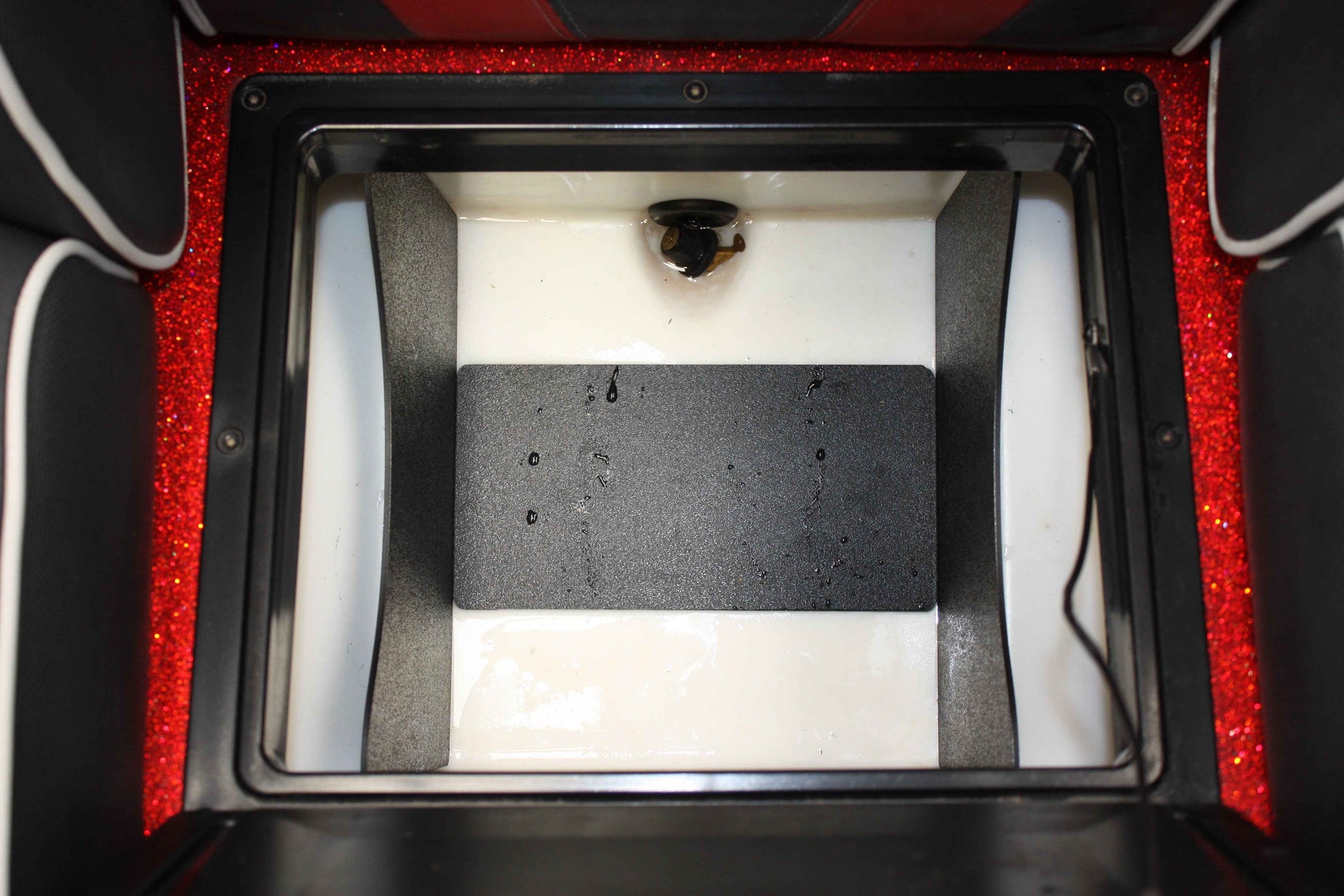 NPDSK0063 Skeeter® 2024-C FXR20/21  ZXR20/21 COOLER DIVIDER