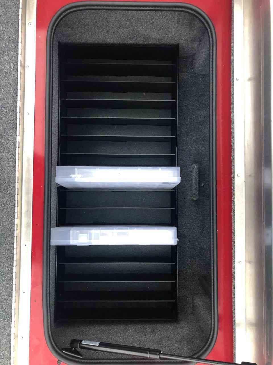 NPDTRAC0001 2022 TRACKER PRO 195 CENTER COMPARTMENT PLANO TRAY/SOFT PLASTICS