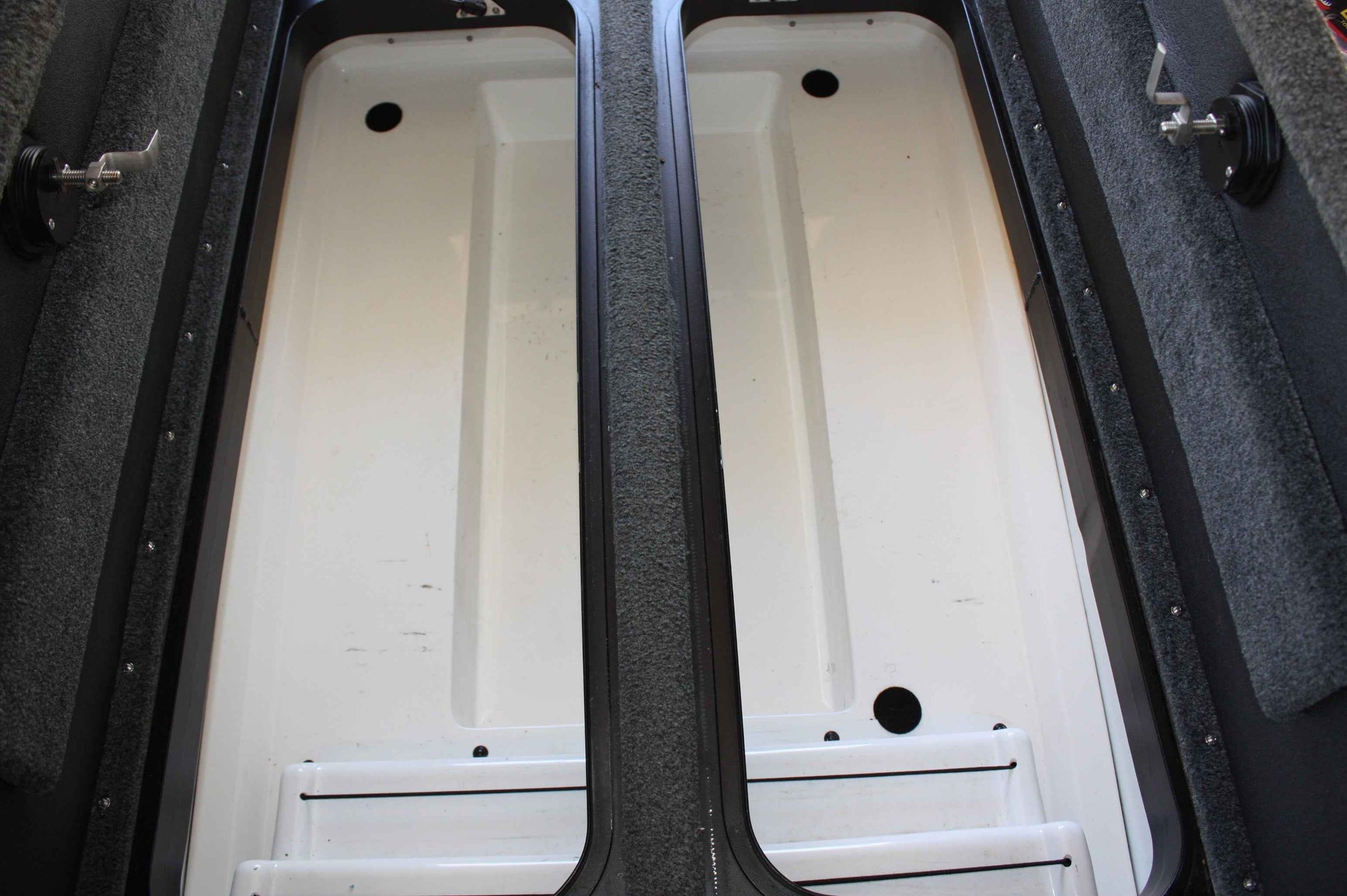 NPDSK0041 Skeeter® 2018-C ZX225/250 CENTER COMPARTMENT SOFT PLASTICS ORGANIZER SET