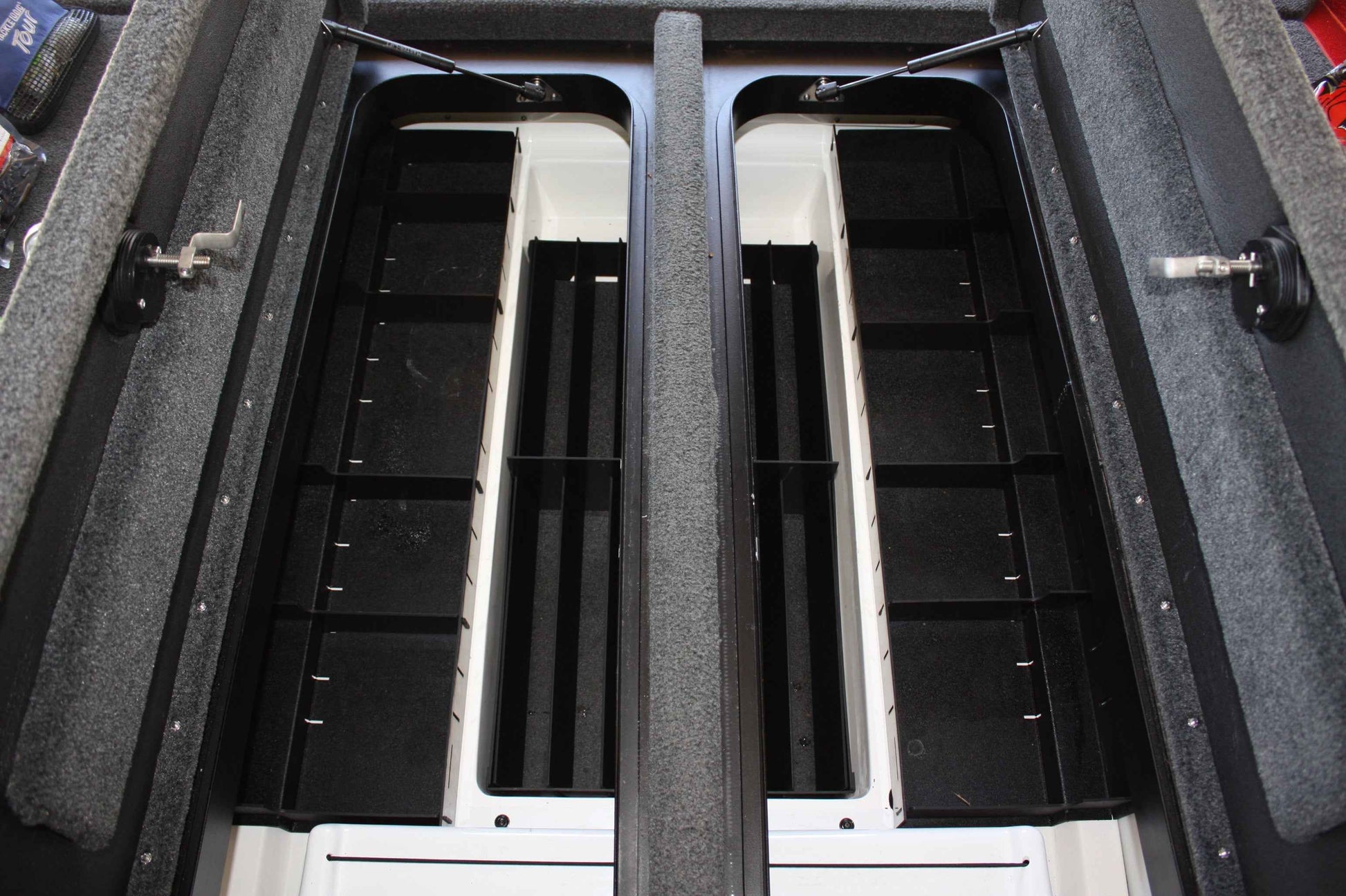 NPDSK0041 Skeeter® 2018-C ZX225/250 CENTER COMPARTMENT SOFT PLASTICS ORGANIZER SET