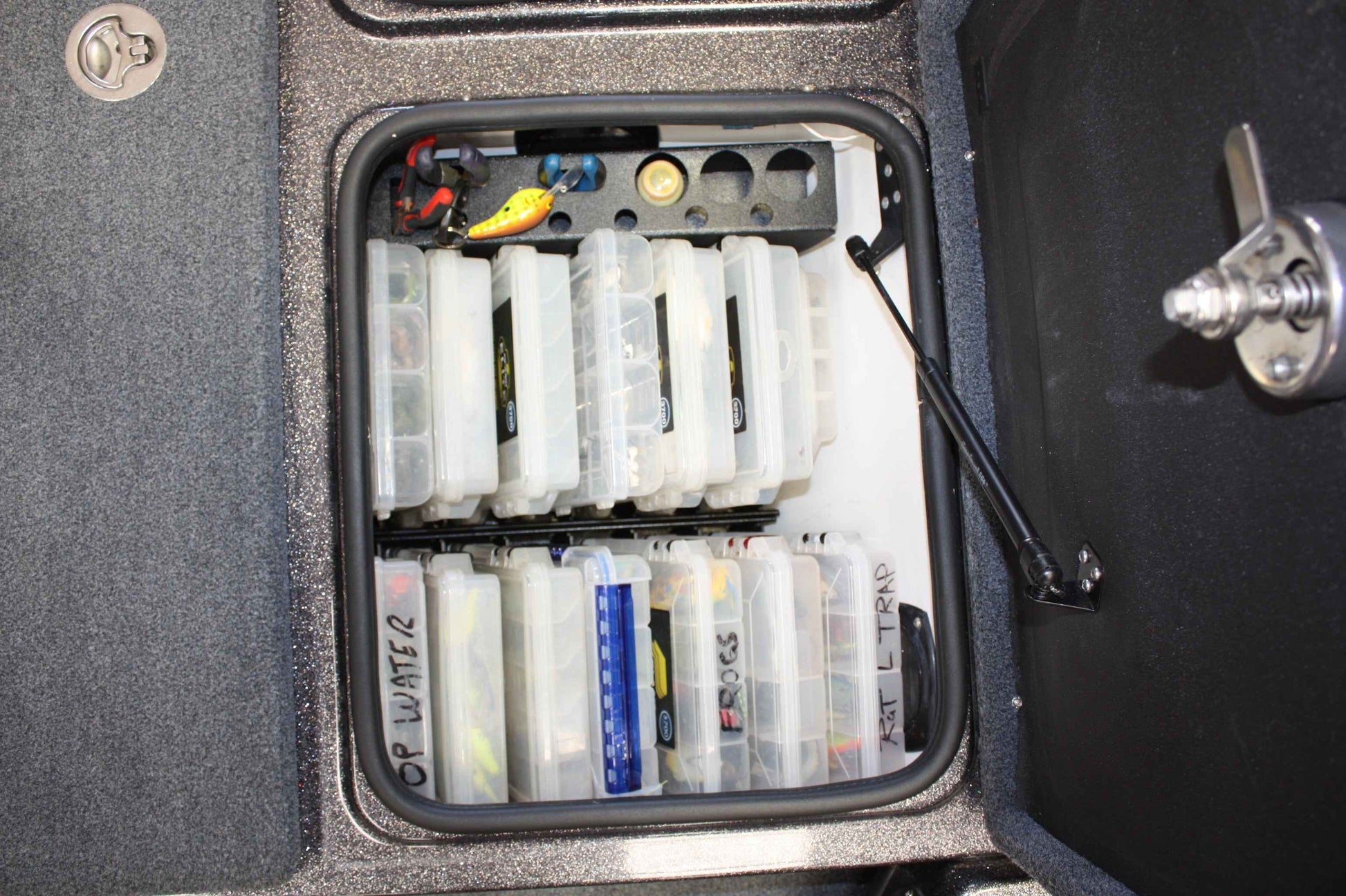 NPDBC0002 2019 BASS CAT CARACAL PLANO BOX TRAY W/DYE HOLDER