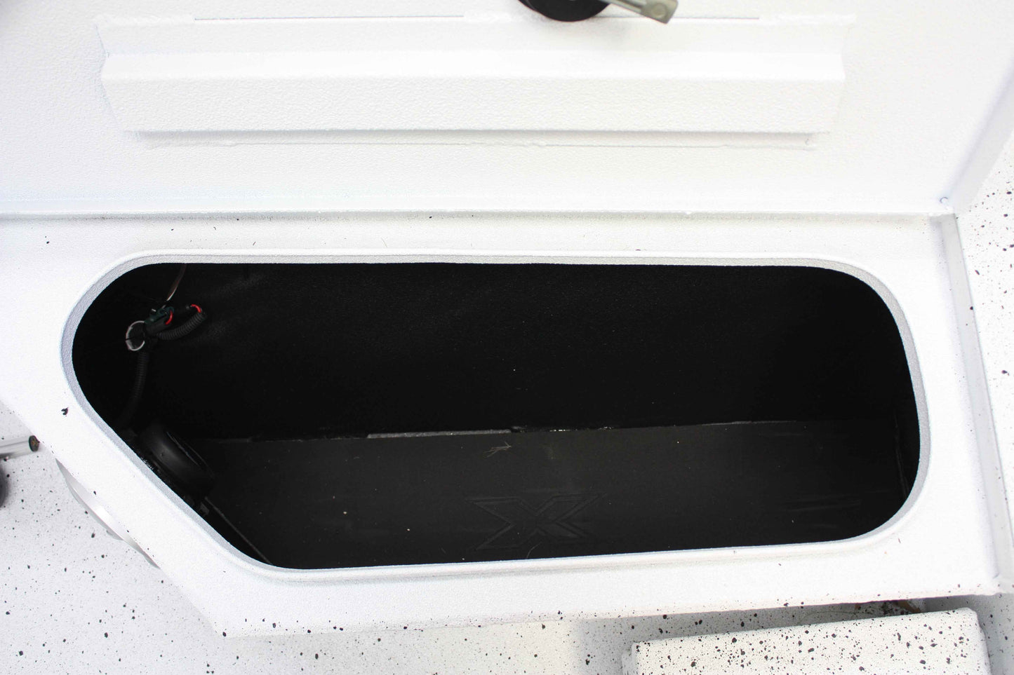 NPDX0017 XPRESS H 20 B DAY TRAY  PORT AND STARBOARD COMPARTMENTS