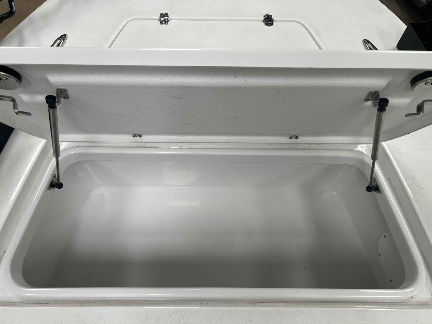 NPDBLAZ0002 2019-2024 BLAZER 675 ULTIMATE BAY  CENTER COMPARTMENT KIT