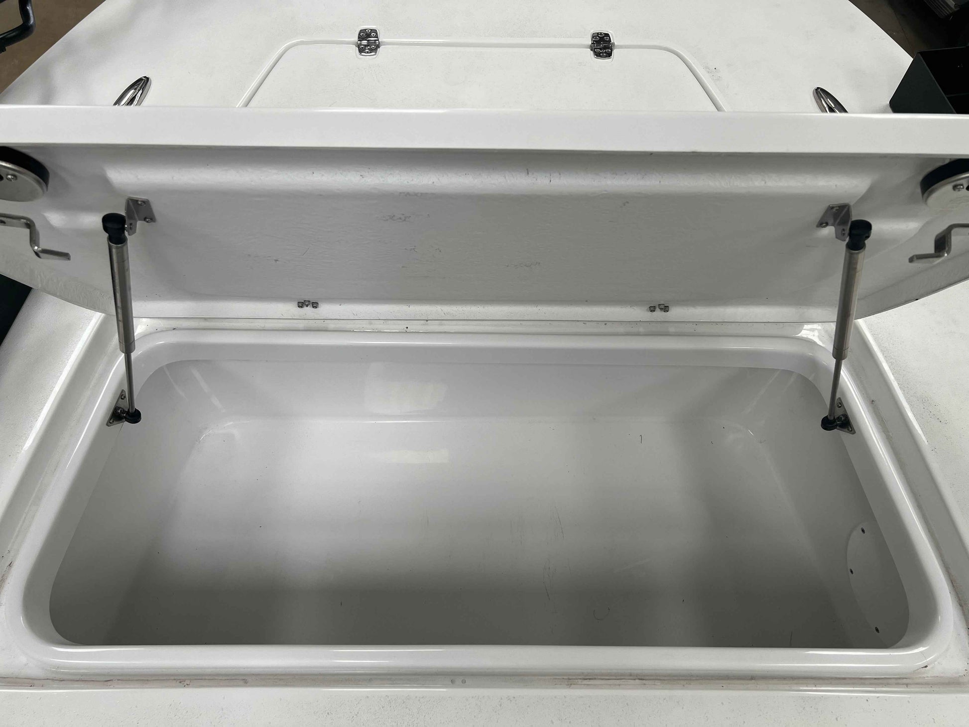 NPDBLAZ0002 2019-2024 BLAZER 675 ULTIMATE BAY  CENTER COMPARTMENT KIT
