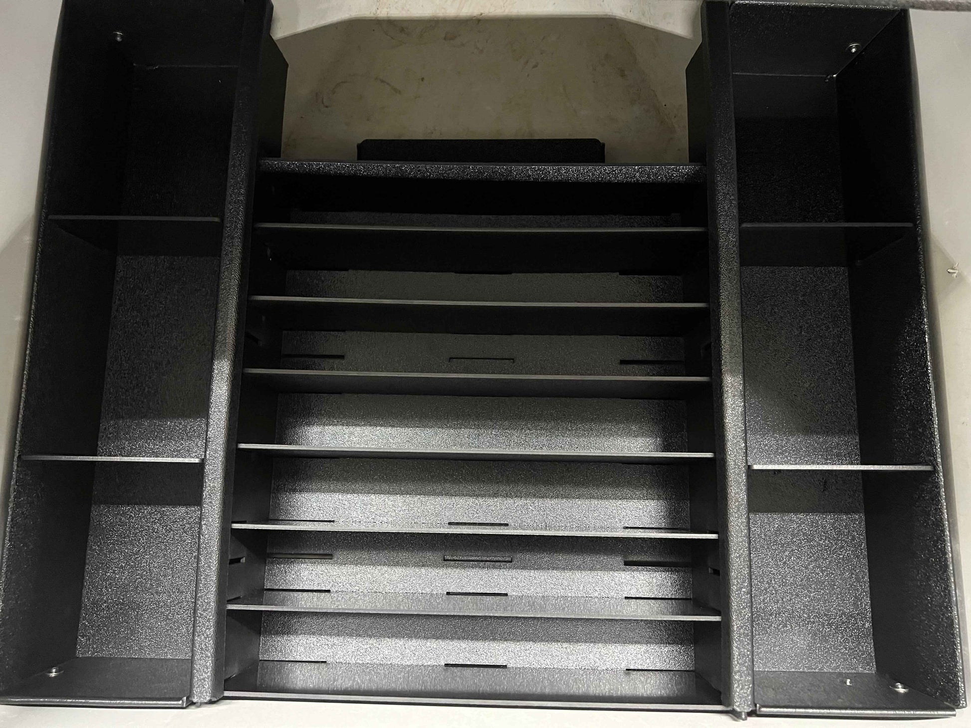 NPDTR0008 2005 TRITON TR-20 / 2005 TR 196 FRONT CENTER COMPARTMENT