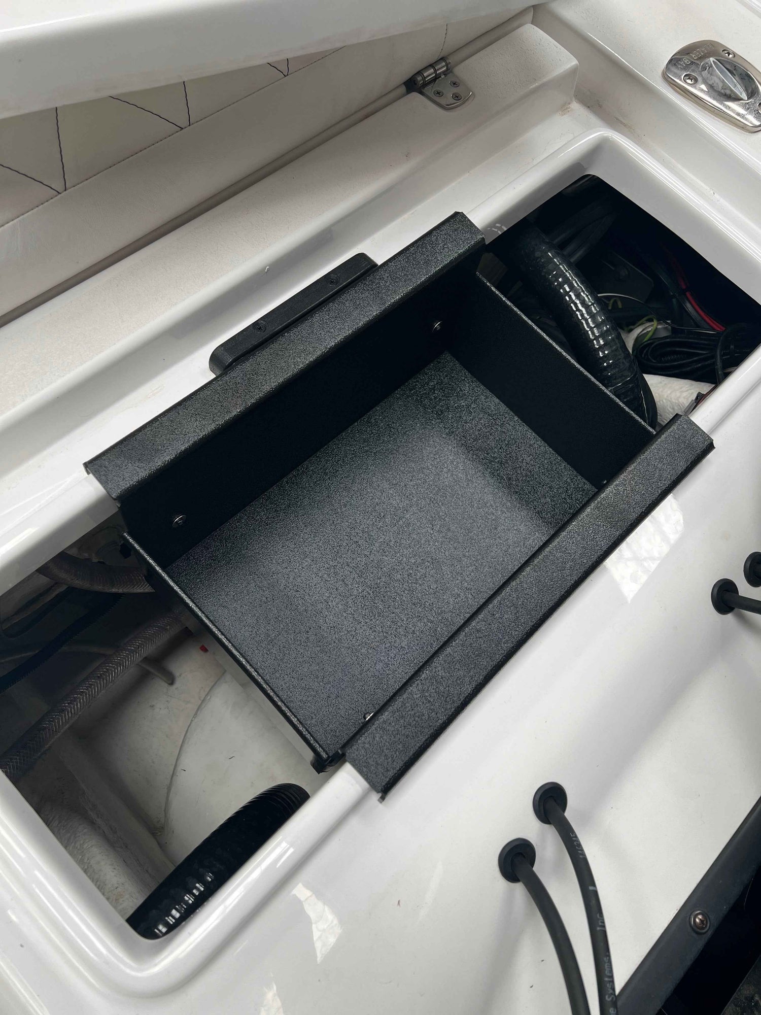 NPDBLAZ0003 BLAZER 675 ULTIMATE BAY  BATTERY COMPARTMENT TRAY