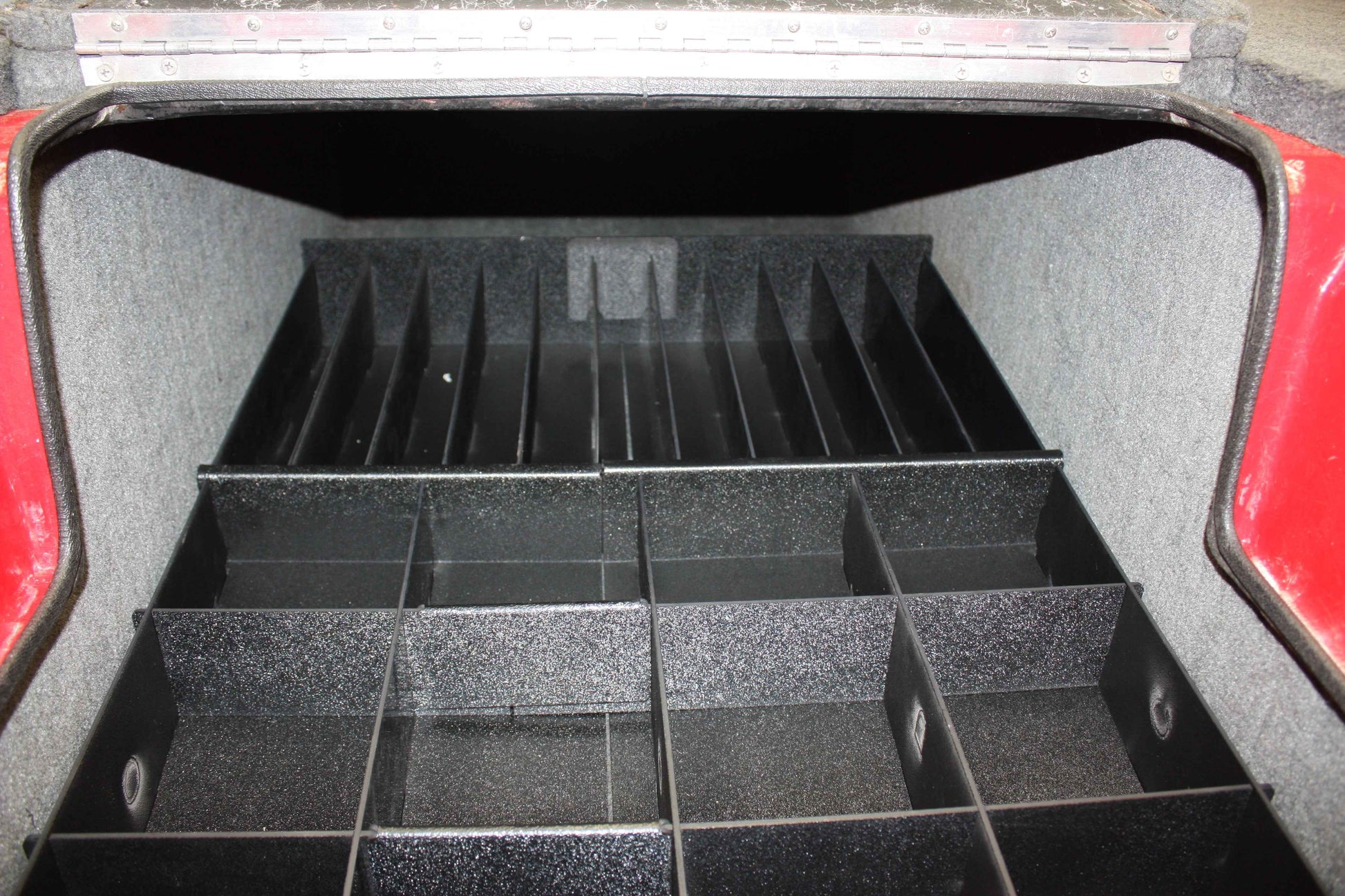 NPDBUL0001 1999 BULLET 21XDC CENTER COMPARTMENT