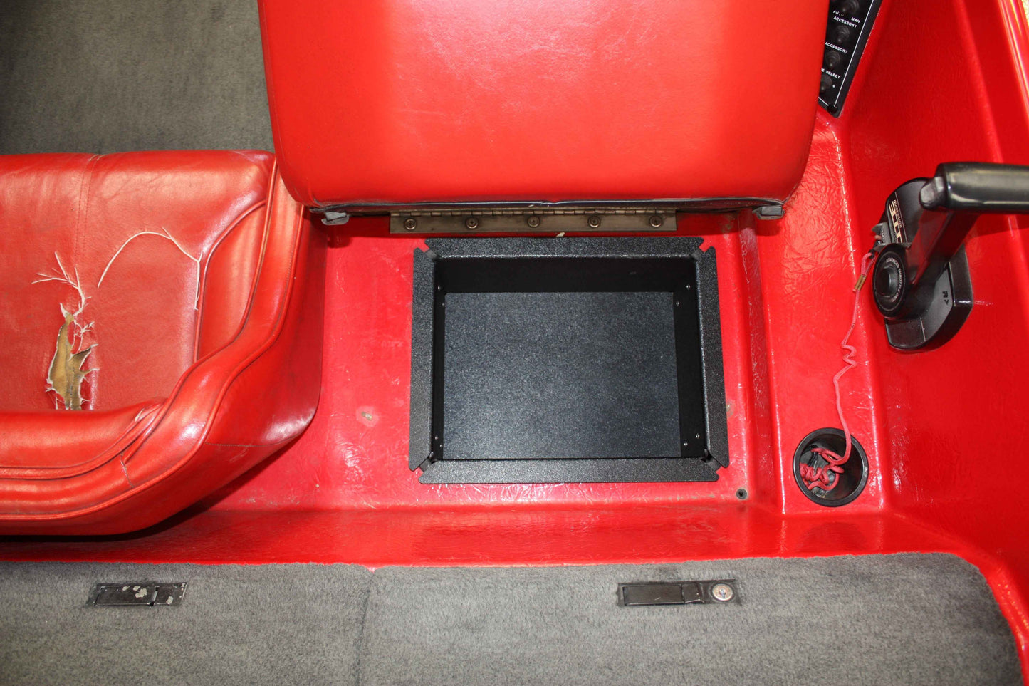 NPDBUL0002 1999 BULLET 21XDC UNDERSEAT STORAGE TRAYS