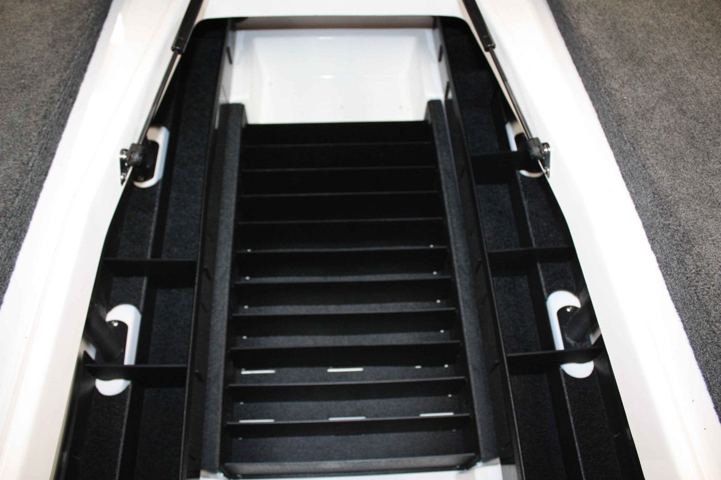 NPDSK0057 2023 ZXR 19 2022-2025 ZXR 20/21 Skeeter®  CENTER COMPARTMENT PLANO BOX TRAY