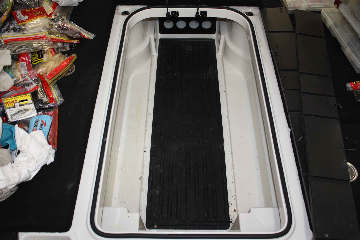 NPDRANG0014 2020- CURRENT Ranger®  Z519 / Z518 CENTER COMPARTMENT KIT