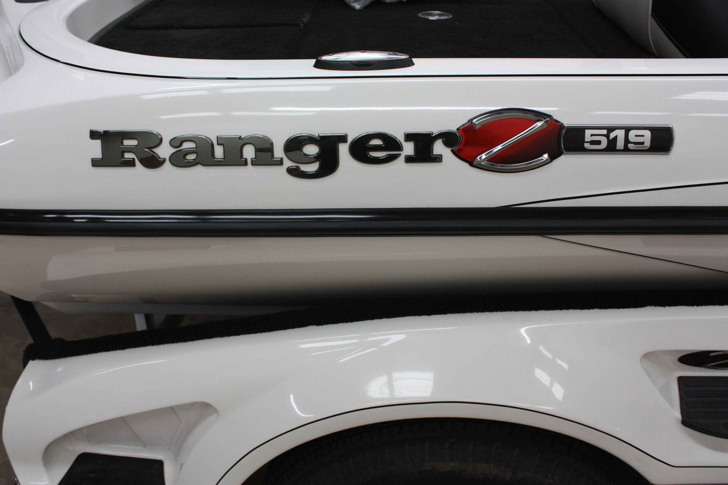 NPDRANG0021   2019 Ranger®  Z519 / Z518 CENTER COMPARTMENT KIT