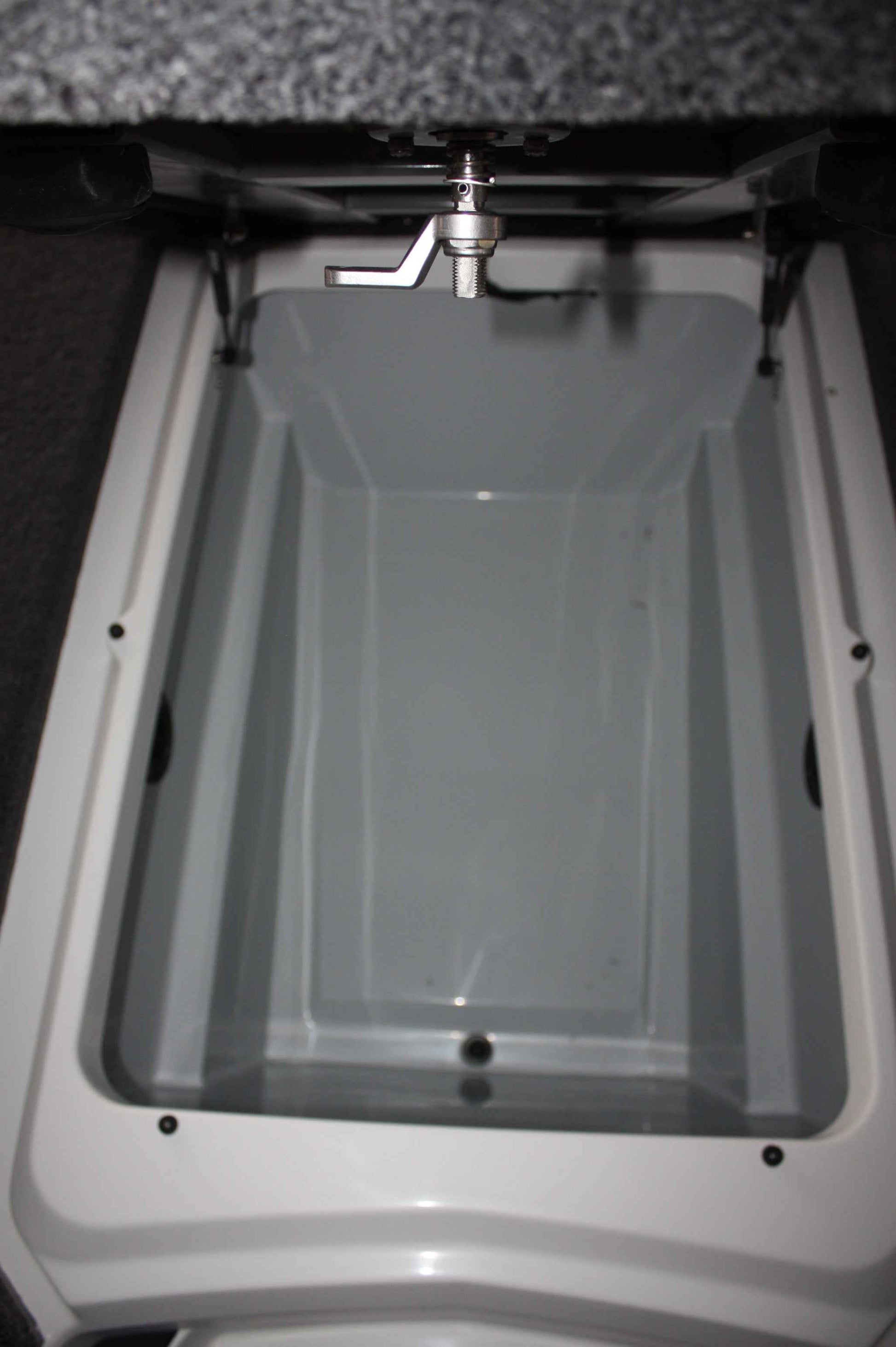 NPDIK0005  iKon VLX, VLS, VLE 20 CENTER COMPARTMENT KIT