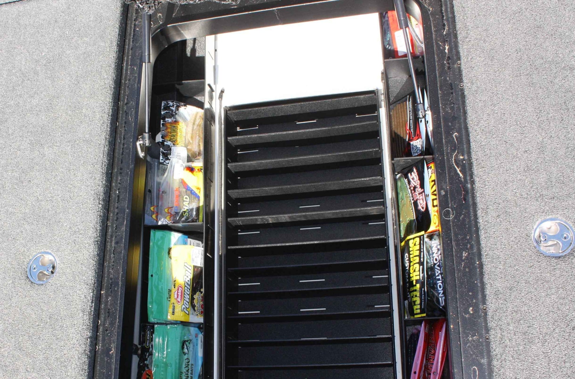 NPDSK0001 2020-2023 FXR20/21  Skeeter®  CENTER COMPARTMENT PLANO BOX TRAY