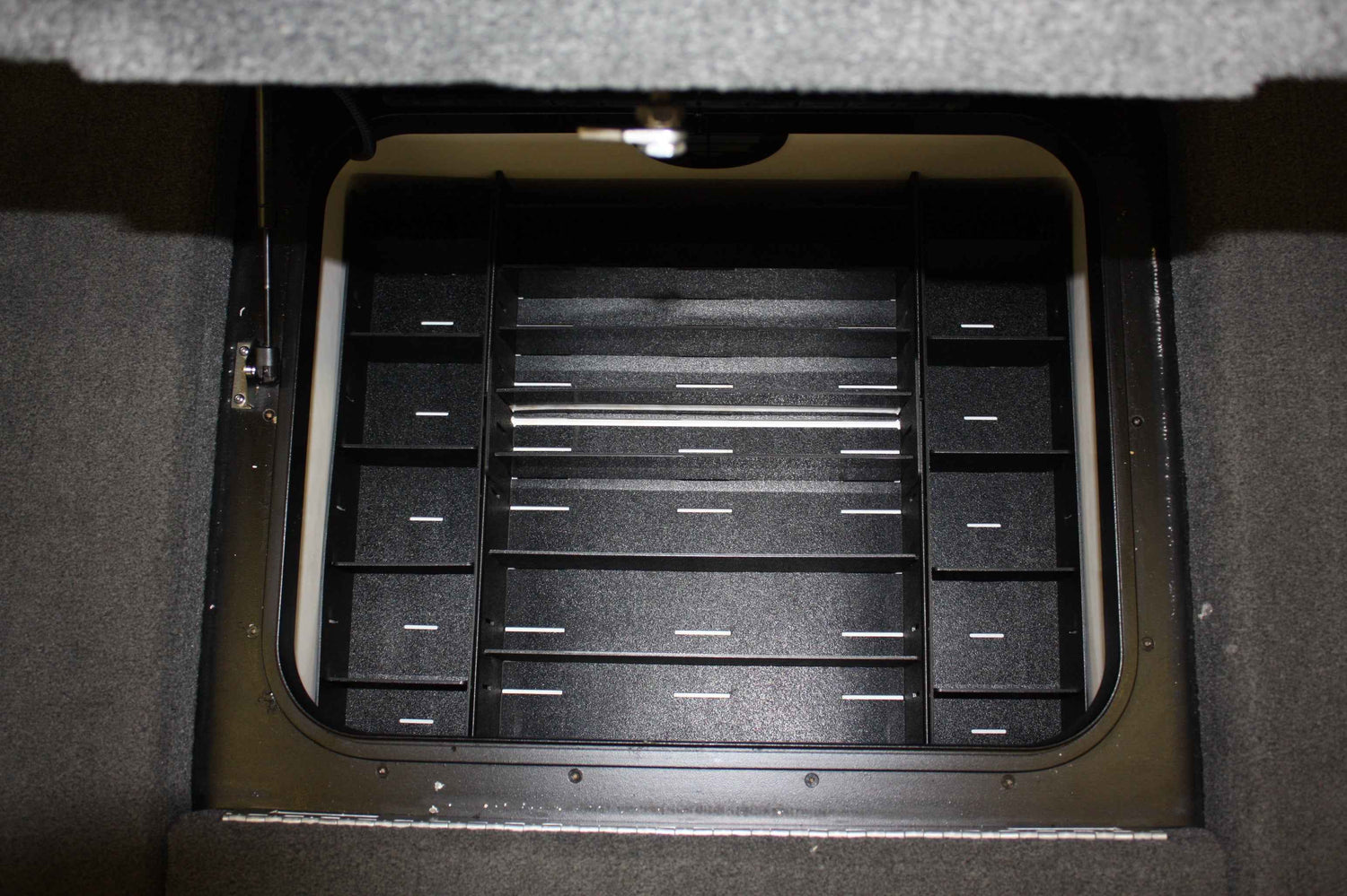 NPDSK0011 Skeeter®  2010 ZX225,2012-14 ZX20/21,2014-2016 FX21/2011 FX  FRONT COMPARTMENT 1 TRAY SYSTEM