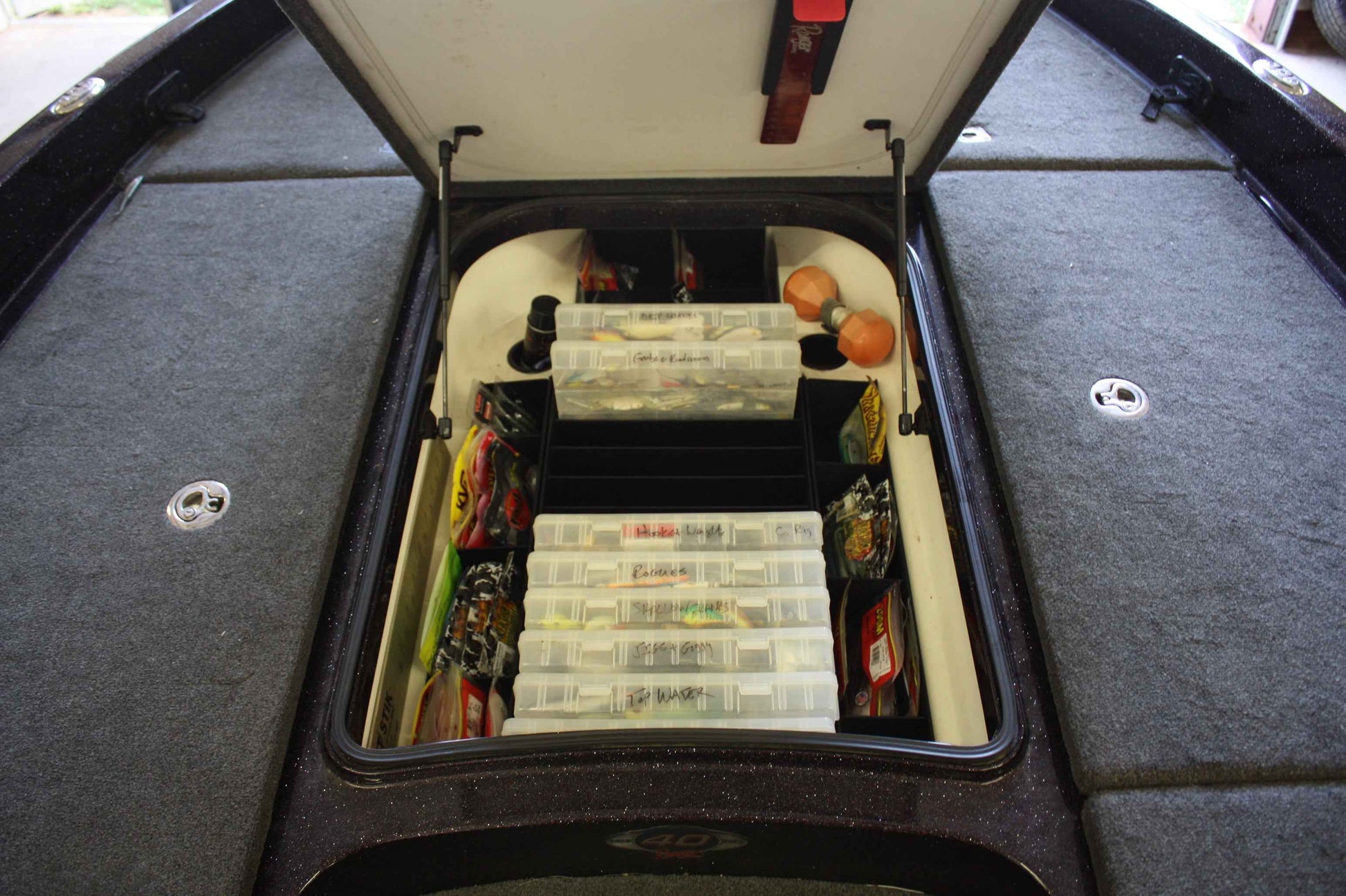 NPDRANG0009 Ranger® 2008-2009 Z520  2011 Z521 Comanche  CENTER COMPARTMENT KIT