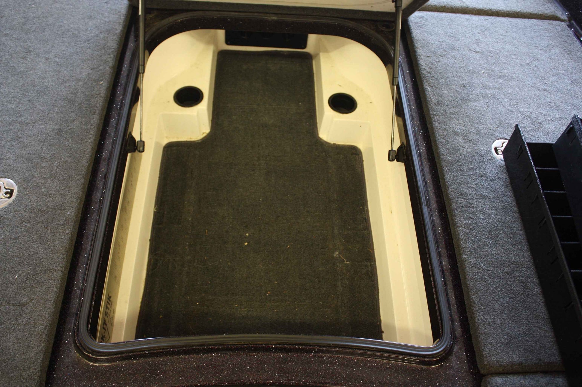 NPDRANG0009 Ranger® 2008-2009 Z520  2011 Z521 Comanche  CENTER COMPARTMENT KIT