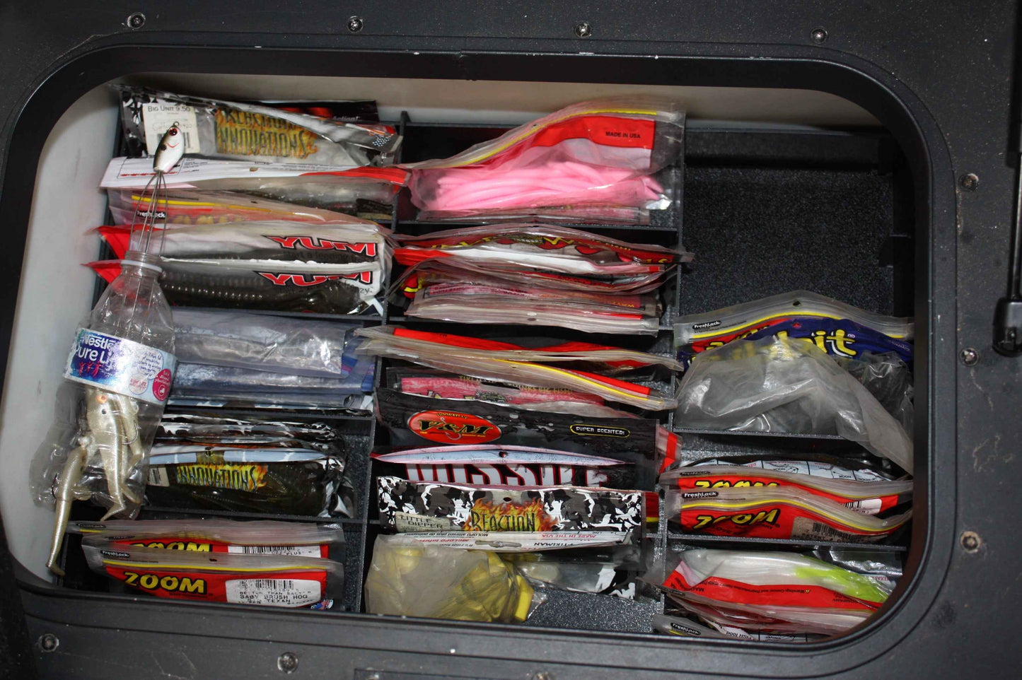 NPDSK0037 Skeeter® ZX 20/21 REAR COMPARTMENT SOFT PLASTICS TRAY