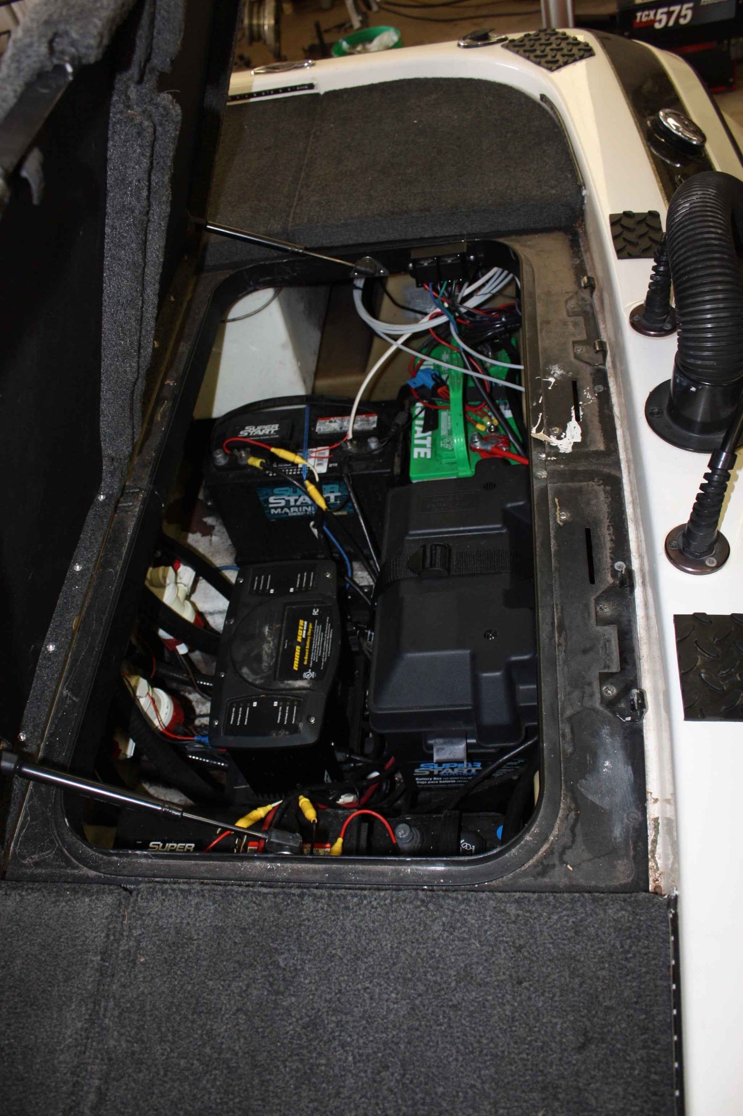 NPDSK0018 Skeeter® iCLASS BATTERY COMPARTMENT TRAY