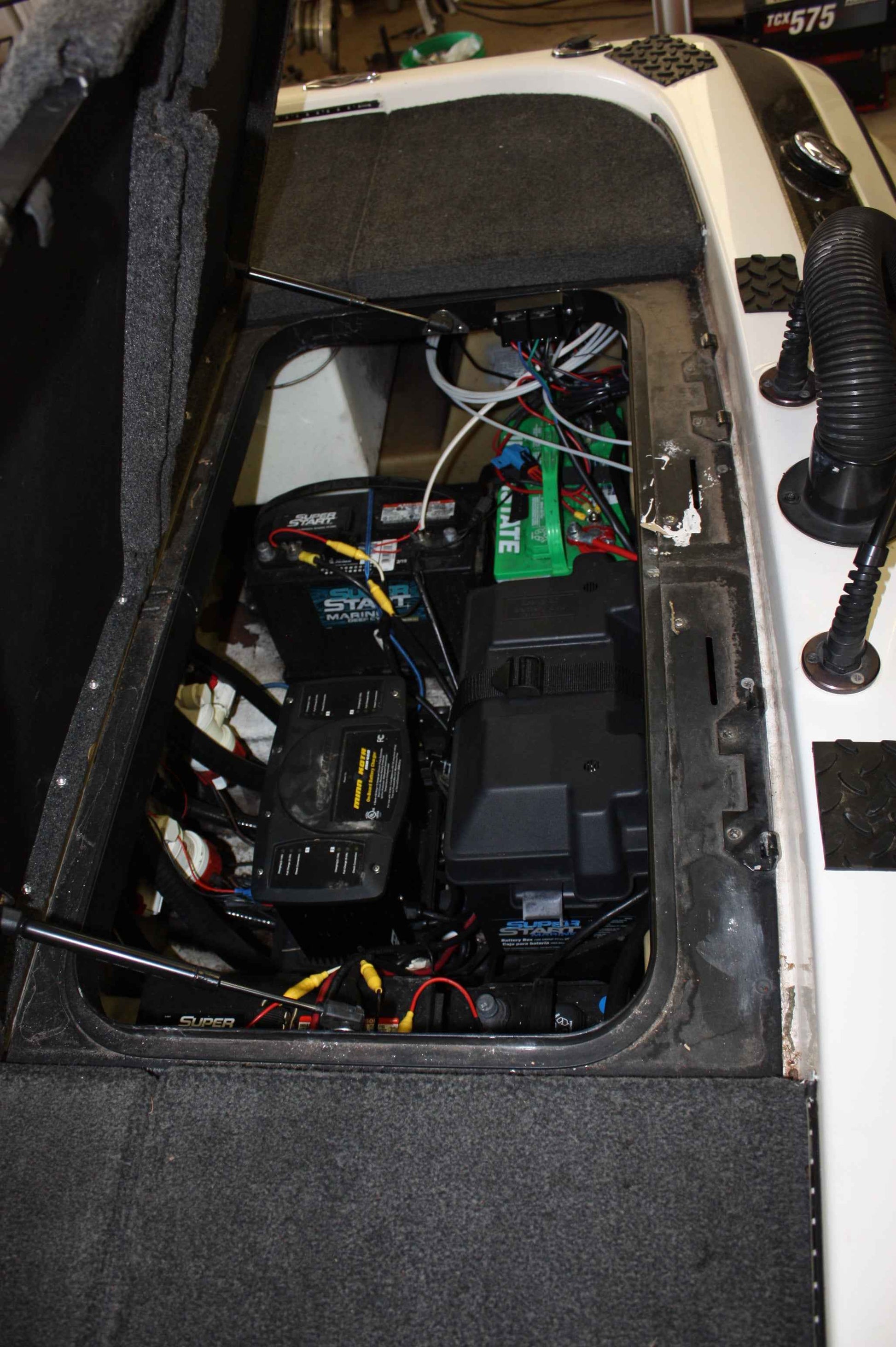 NPDSK0018 Skeeter® iCLASS BATTERY COMPARTMENT TRAY