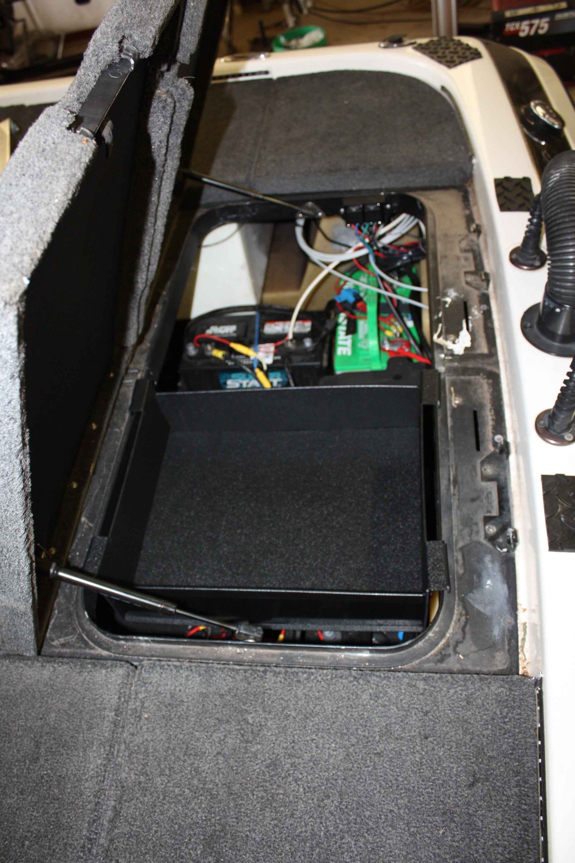 NPDSK0018 Skeeter® iCLASS BATTERY COMPARTMENT TRAY