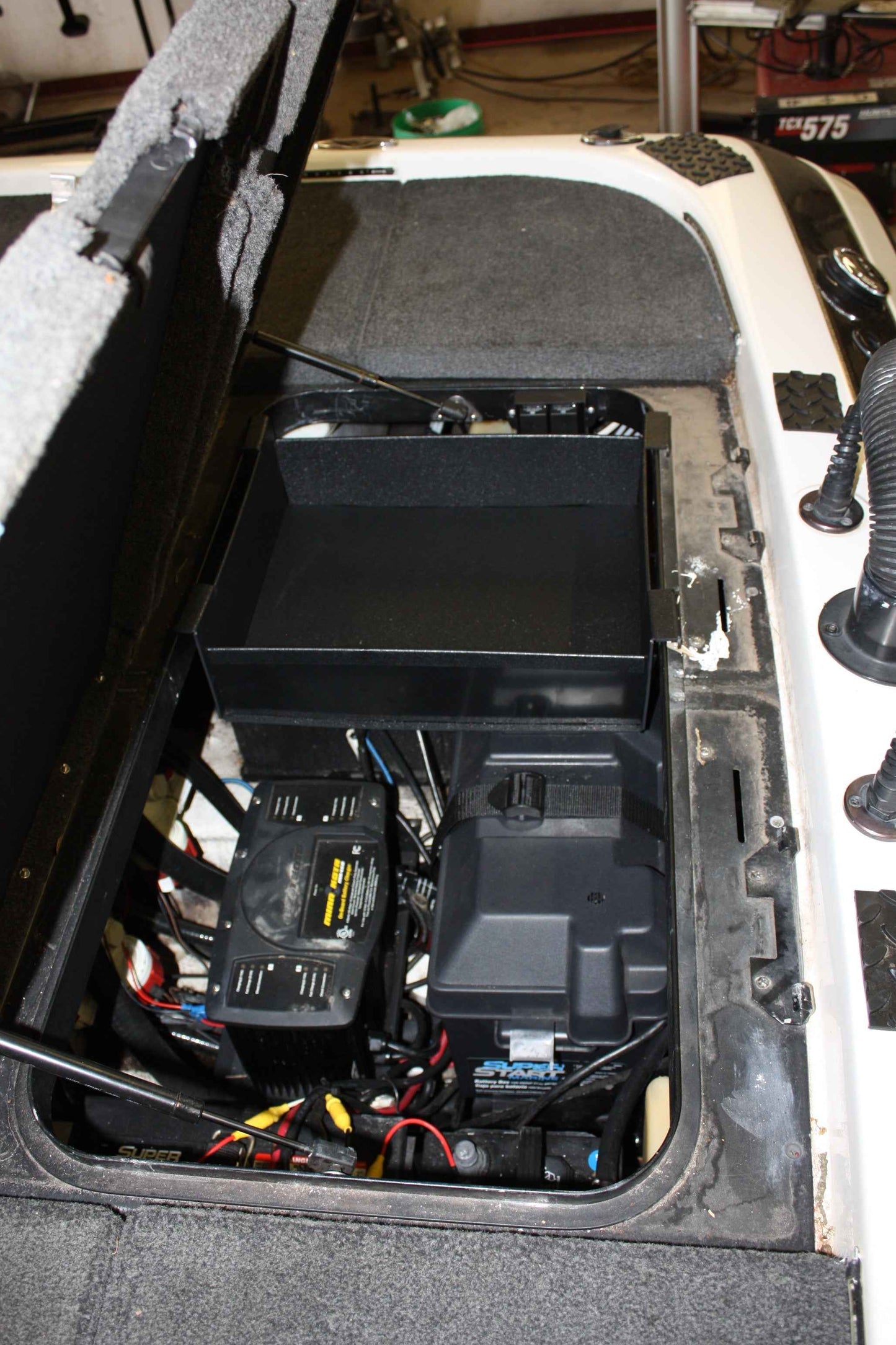 NPDSK0018 Skeeter® iCLASS BATTERY COMPARTMENT TRAY